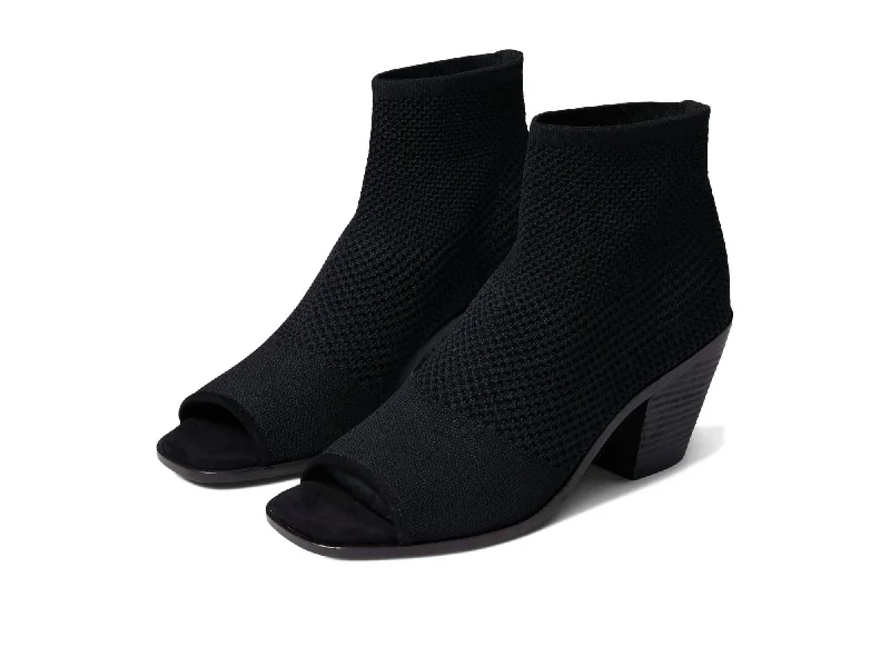 Ark Shoes In Black Stretch