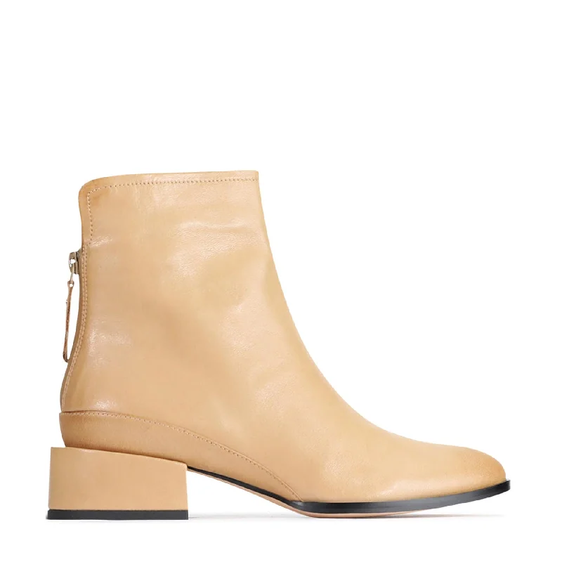 CAST LEATHER ANKLE BOOT