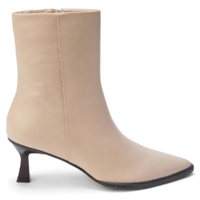 Gabbie Zippered Pointed Toe Pull On Booties