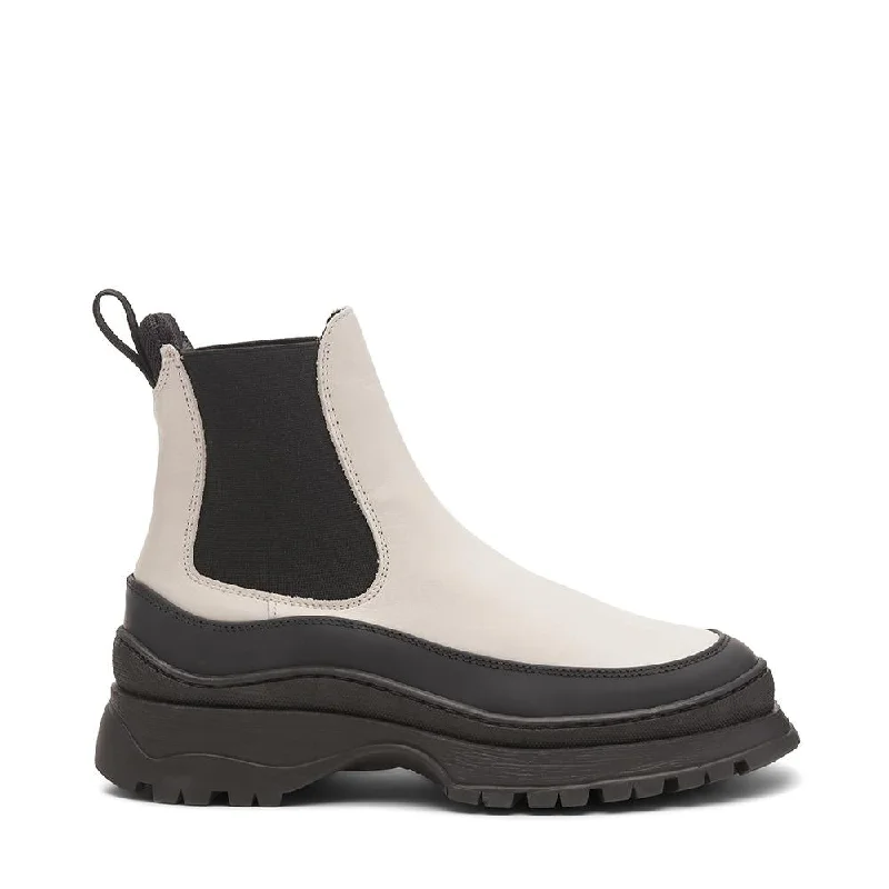 Trail Off White Chelsea Boots