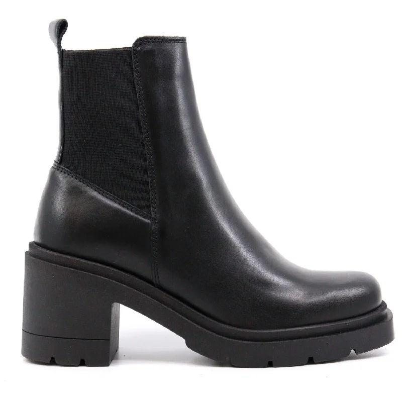 Skylar Ankle Boot In Black