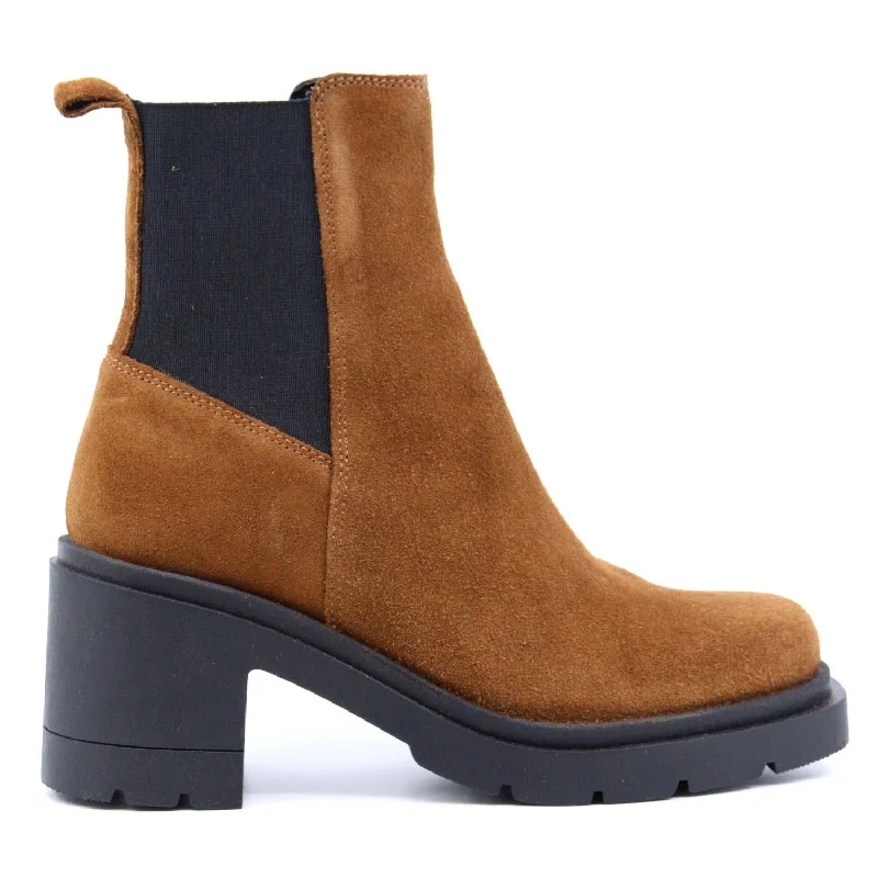 Skylar Ankle Boot In Tan Suede